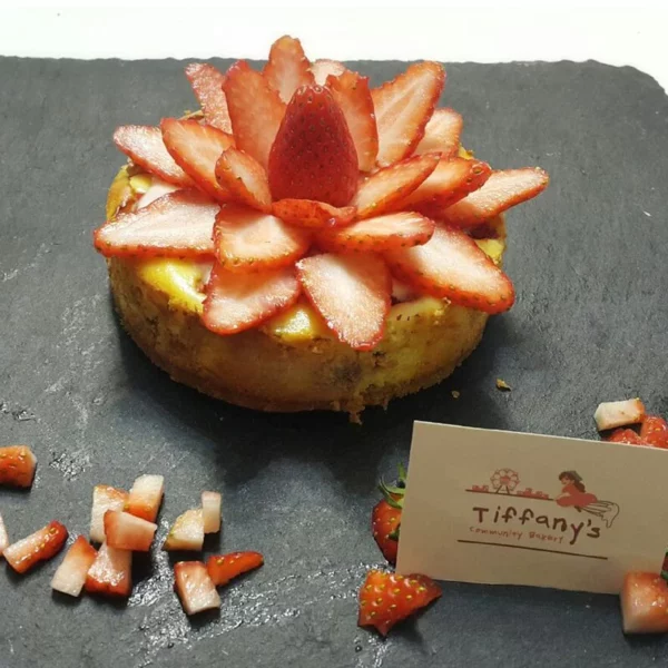 草莓焗芝士蛋糕 - Tiffany’s Community Bakery